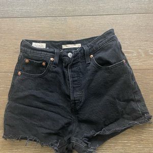 Levi Ribcage black shorts